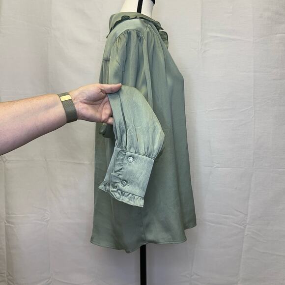 Max Studio Green Textured Button-Up Blouse with Ruffle Cuffs Size XL - Picture 4 of 9
